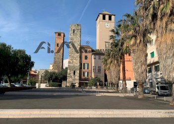 Foto 1 - Commercial Premises via Gramsci, Savona - photo 1