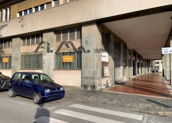 Foto 2 - Commercial Premises via Gramsci, Savona - photo 2