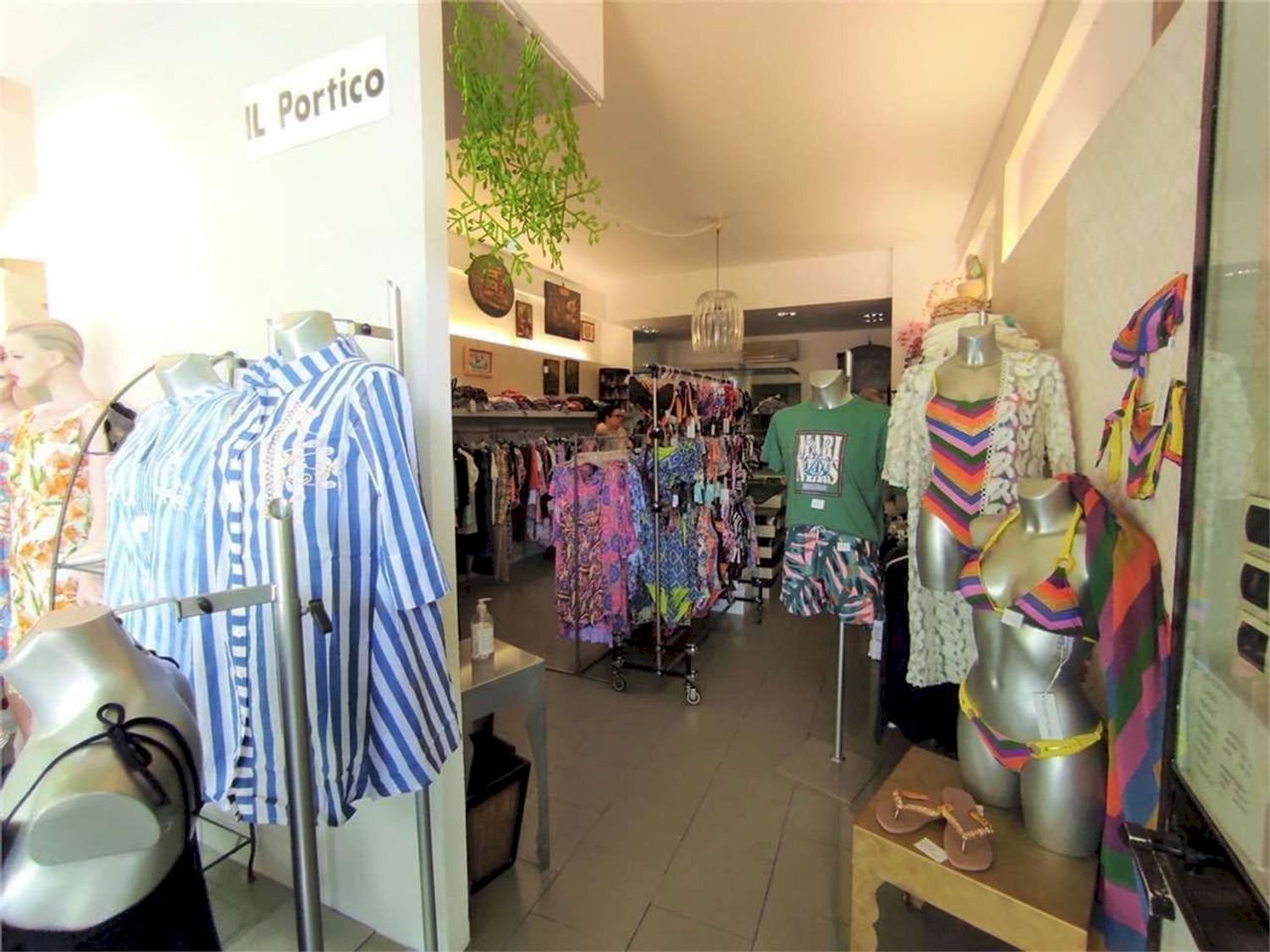 guardaroba - Capannone Jugoslavia
 
35, Comacchio - foto 3