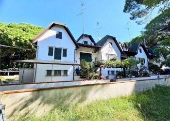 facciata - Villa a Schiera Severo Pozzati Detto Sepo, Comacchio - foto 6