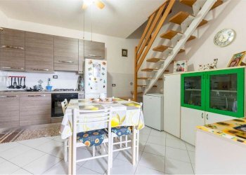 cucina - Villa Bifamiliare Tukory, Comacchio - foto 5