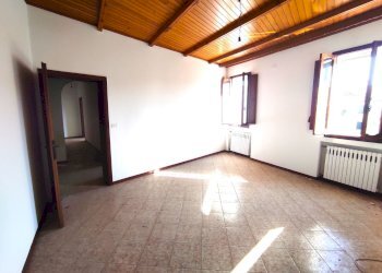 camera da letto - Villa Bifamiliare Agatopisto
 
20, Comacchio - foto 10