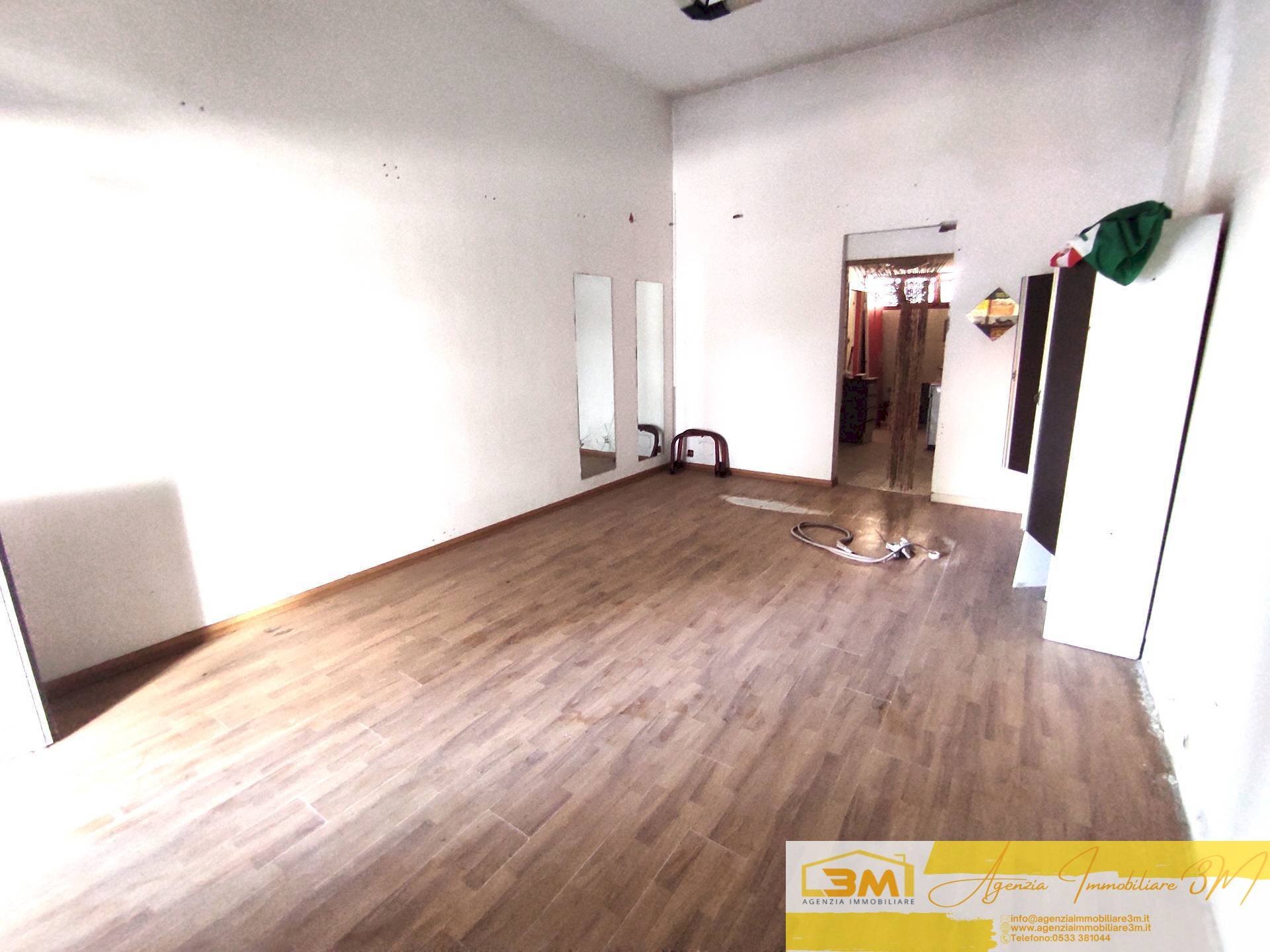 Foto 1 - Commercial Premises viale delle querce, Comacchio - photo 1