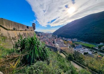 Foto 1 - Trilocale Via Cavassola, Finale Ligure - foto 1