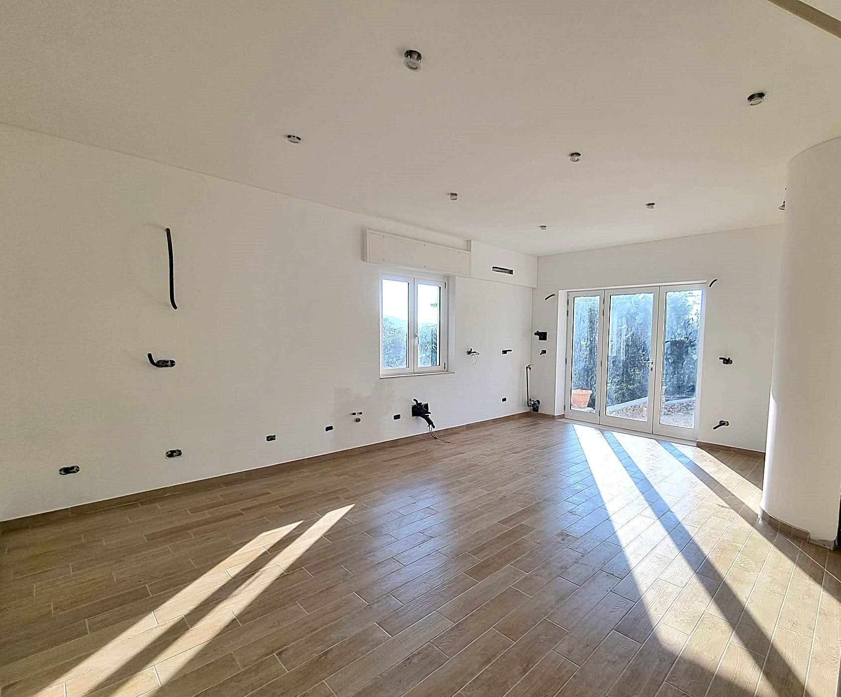 Foto 3 - Trilocale Via per Olle
 
11, Finale Ligure - foto 3