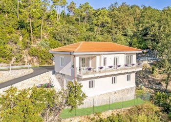 Foto 1 - Trilocale Via per Olle
 
11, Finale Ligure - foto 1