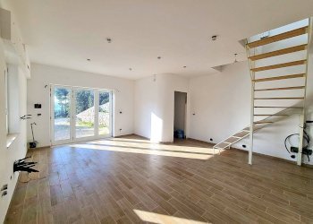 Foto 2 - Trilocale Via per Olle
 
11, Finale Ligure - foto 2