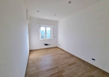 Foto 9 - Trilocale Via per Olle
 
11, Finale Ligure - foto 9