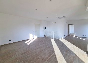 Foto 5 - Trilocale Via per Olle
 
11, Finale Ligure - foto 5