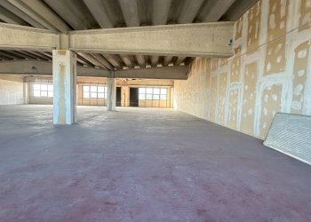 Foto 6 - Commercial Premises Porta Rossa
 
1, Cuneo - photo 6