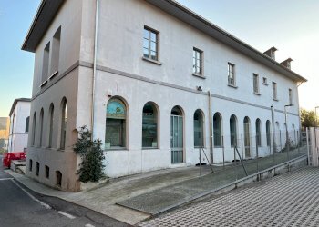 Foto 2 - Commercial Premises via Gerolamo Acerbis
10, Alzano Lombardo - photo 2