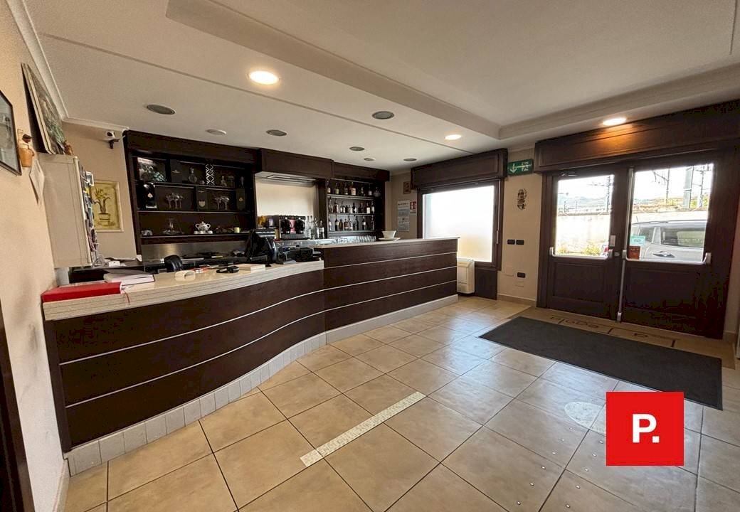 Foto 1 - Commercial Activity Via Domenico Mondo
 
37, Caserta - photo 1