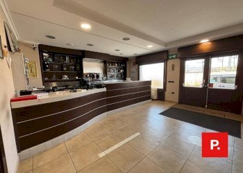 Foto 1 - Commercial Activity Via Domenico Mondo
 
37, Caserta - photo 1