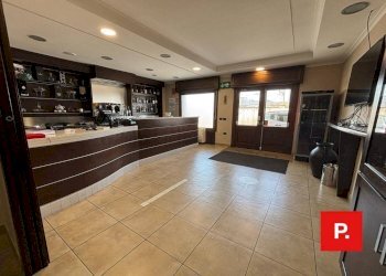 Foto 3 - Commercial Activity Via Domenico Mondo
 
37, Caserta - photo 3