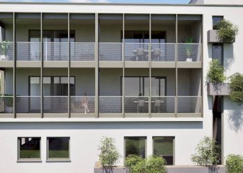 Facciata - Negozio via Vittorio Veneto, 3, Luvinate - foto 7