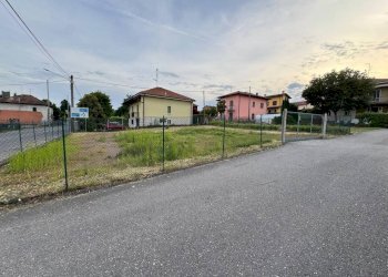 Terreno - Building land via Borghi, Biandronno - photo 22