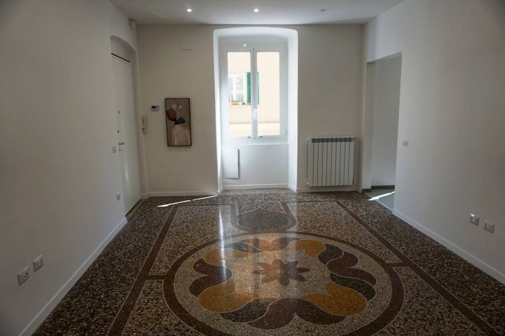 Stanza non arredata - Quadrilocale piazza Raffaele Sopranis, 3, Genova (zona Dinegro) - foto 1