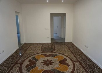 Cucina - Quadrilocale piazza Raffaele Sopranis, 3, Genova (zona Dinegro) - foto 2