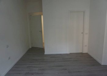 Camera da letto - Quadrilocale piazza Raffaele Sopranis, 3, Genova (zona Dinegro) - foto 4