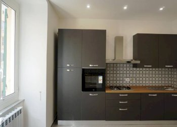 Cucina - Quadrilocale piazza Raffaele Sopranis, 3, Genova (zona Dinegro) - foto 11