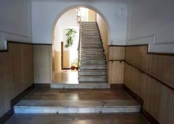 Interno palazzo - Quadrilocale piazza Raffaele Sopranis, 3, Genova (zona Dinegro) - foto 17