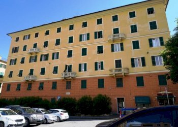 Facciata - Quadrilocale piazza Raffaele Sopranis, 3, Genova (zona Dinegro) - foto 19