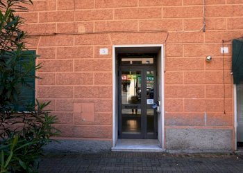 Facciata - Quadrilocale piazza Raffaele Sopranis, 3, Genova (zona Dinegro) - foto 20