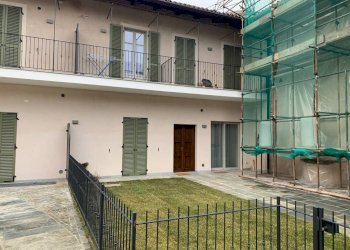 Facciata - Bilocale via Camillo Benso di Cavour, Cherasco - foto 1