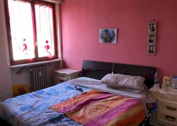 Camera da letto - Trilocale via Roata Canale, frazione Madonna Delle Grazie, Cuneo - foto 5