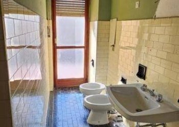 Bagno - Bilocale via Giacinto Castellani, Cuneo (zona Donatello) - foto 5