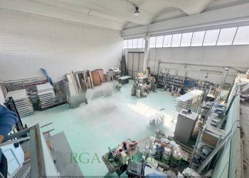 Interno non residenziale - Capannone via Sandro Pertini, 2, Comun Nuovo - foto 2