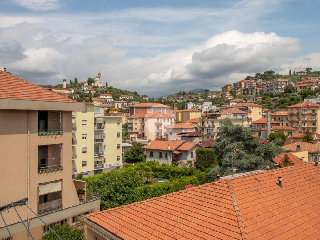 Four-room apartment Via Argine Sinistro Goffredo Alterisio, Imperia - photo 2