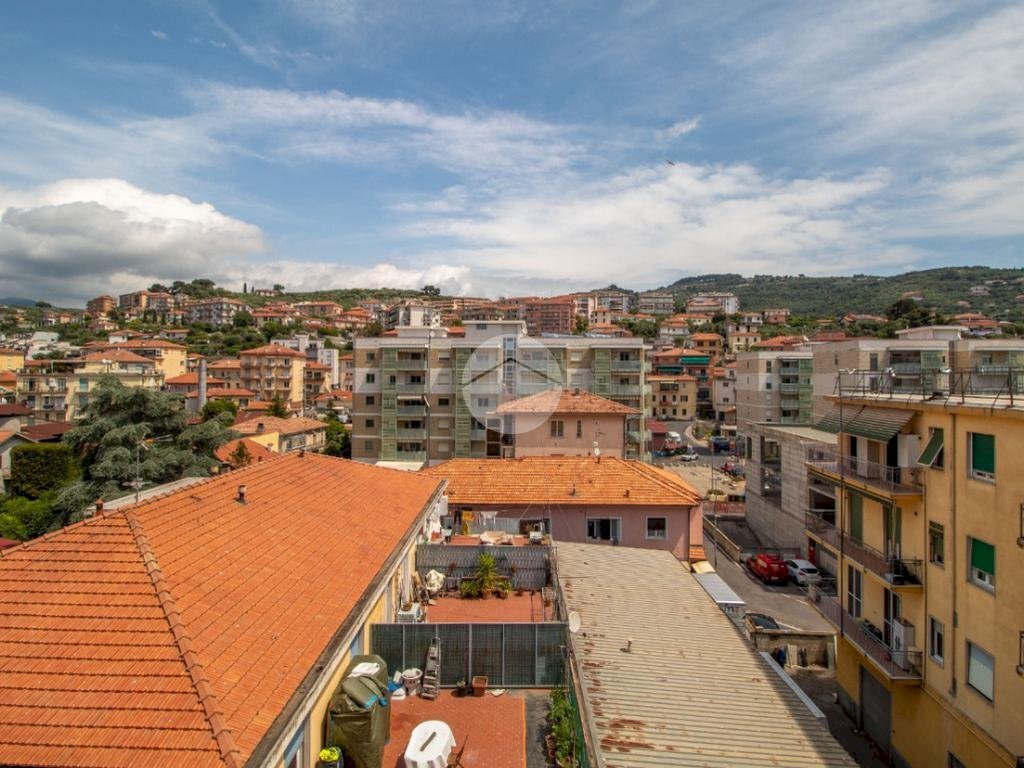 Four-room apartment Via Argine Sinistro Goffredo Alterisio, Imperia - photo 3