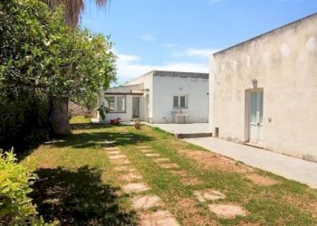 Villa VIA LIDO SACRAMENTO, hamlet Isola, Siracusa - photo 2