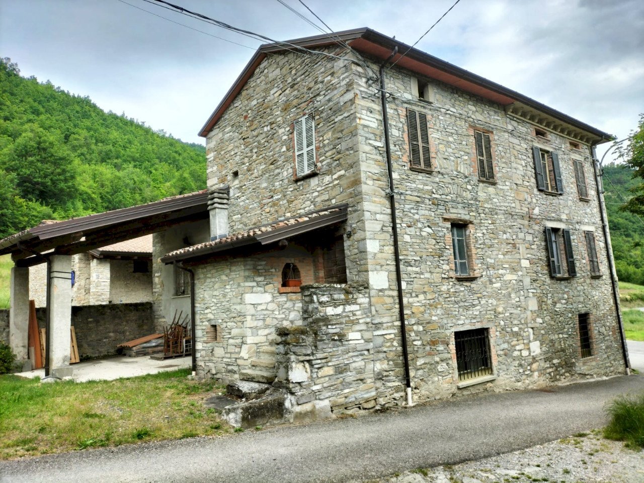 Independent house Bettola - photo 1