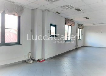 Office Lucca (neighborhood San Concordio Contrada) - photo 4