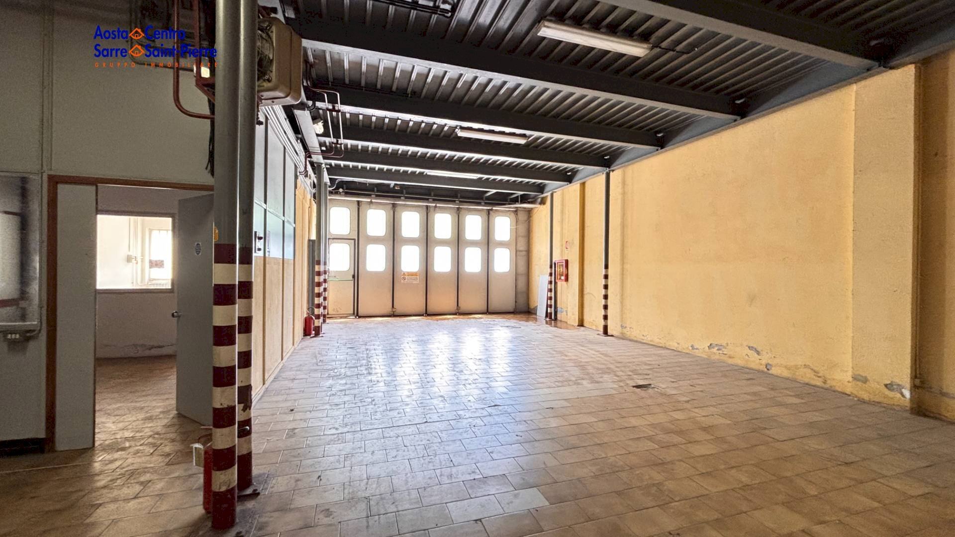 Foto 1 - Capannone Frazione Tzambarlet
 
10, Gressan - foto 1