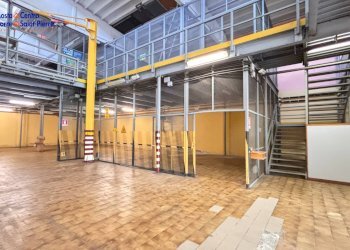 Foto 2 - Capannone Frazione Tzambarlet
 
10, Gressan - foto 2