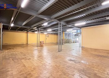 Foto 3 - Capannone Frazione Tzambarlet
 
10, Gressan - foto 3