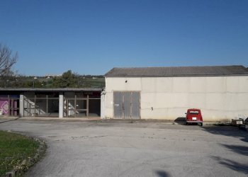 Foto 1 - Locale Commerciale Contrada Fontanella, Vacri - foto 1