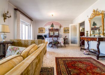 salone - Quadrilocale Via Aquileia
 
34e, Palermo - foto 2