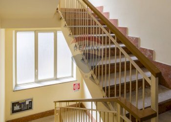 scala - Quadrilocale Via Aquileia
 
34e, Palermo - foto 21