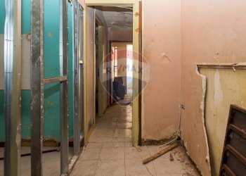 Hall / corridoio - Casa indipendente Via Grassi
 
16, Catania - foto 18