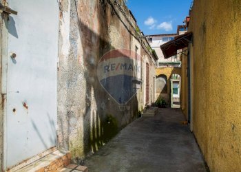 Edificio all\'aperto - Casa indipendente via grassi
 
16, Catania - foto 6