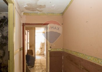 Hall / corridoio - Casa indipendente Via Grassi
 
16, Catania - foto 36