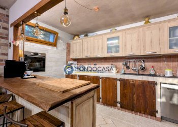 cucina abitabile - Casa semi indipendente Via dei Colli
 
103, Massa - foto 8