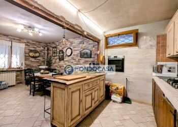 cucina abitabile - Casa semi indipendente Via dei Colli
 
103, Massa - foto 9