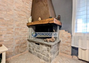 camino soggiorno - Casa semi indipendente Via dei Colli
 
103, Massa - foto 16