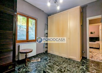 camera matrimoniale 4 - Casa semi indipendente Via dei Colli
 
103, Massa - foto 31