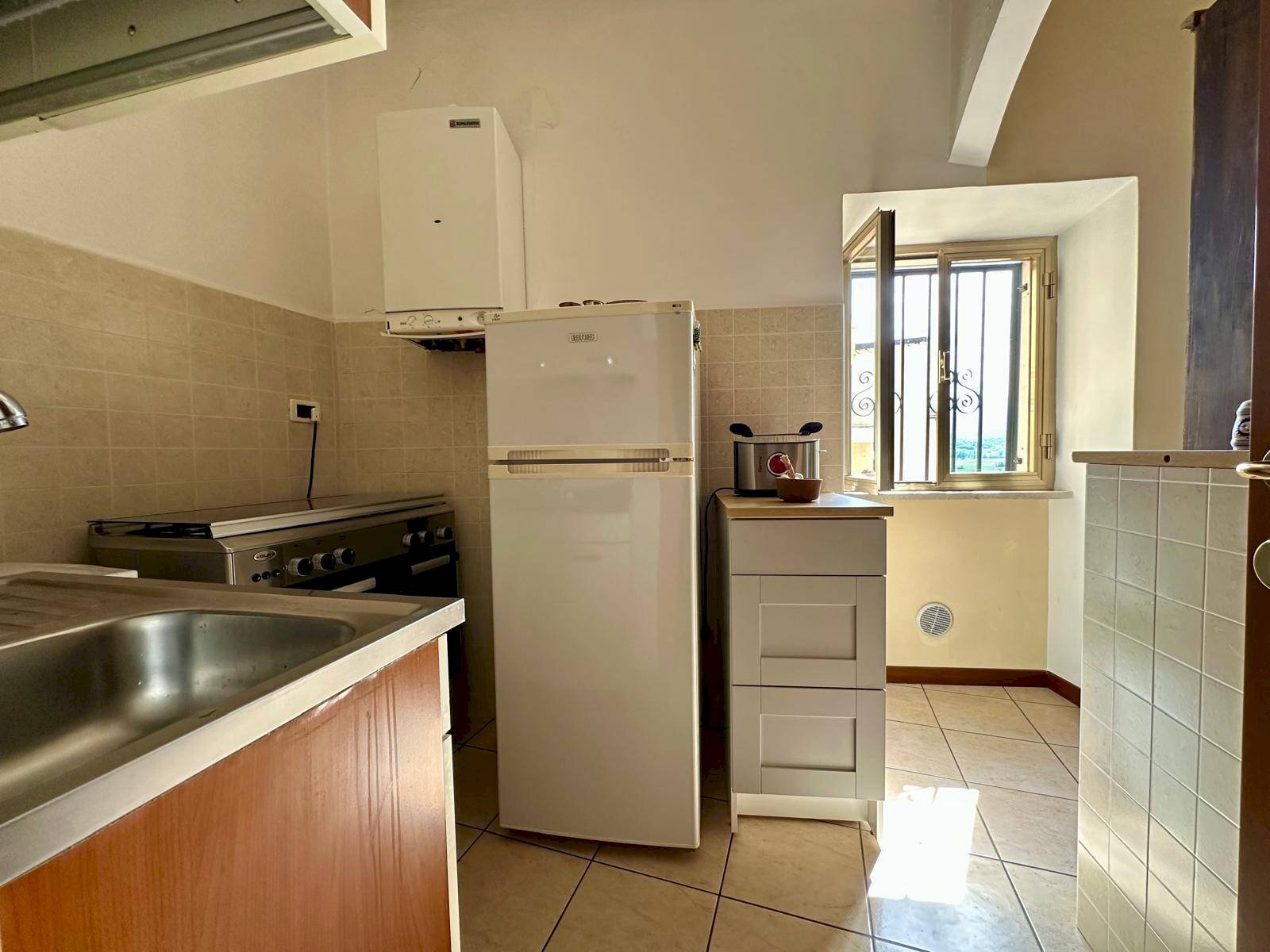 Foto 3 - Casa indipendente Via del Protettore
 
snc, San Pio delle Camere - foto 3